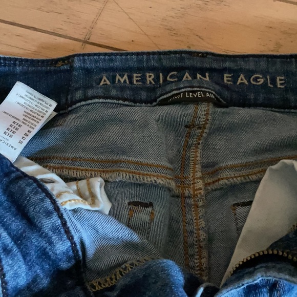 American Eagle Super distressed 👖 jeans! 28x28. - Picture 3 of 4